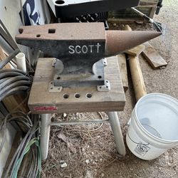 Scott 100lb Round Horn Anvil