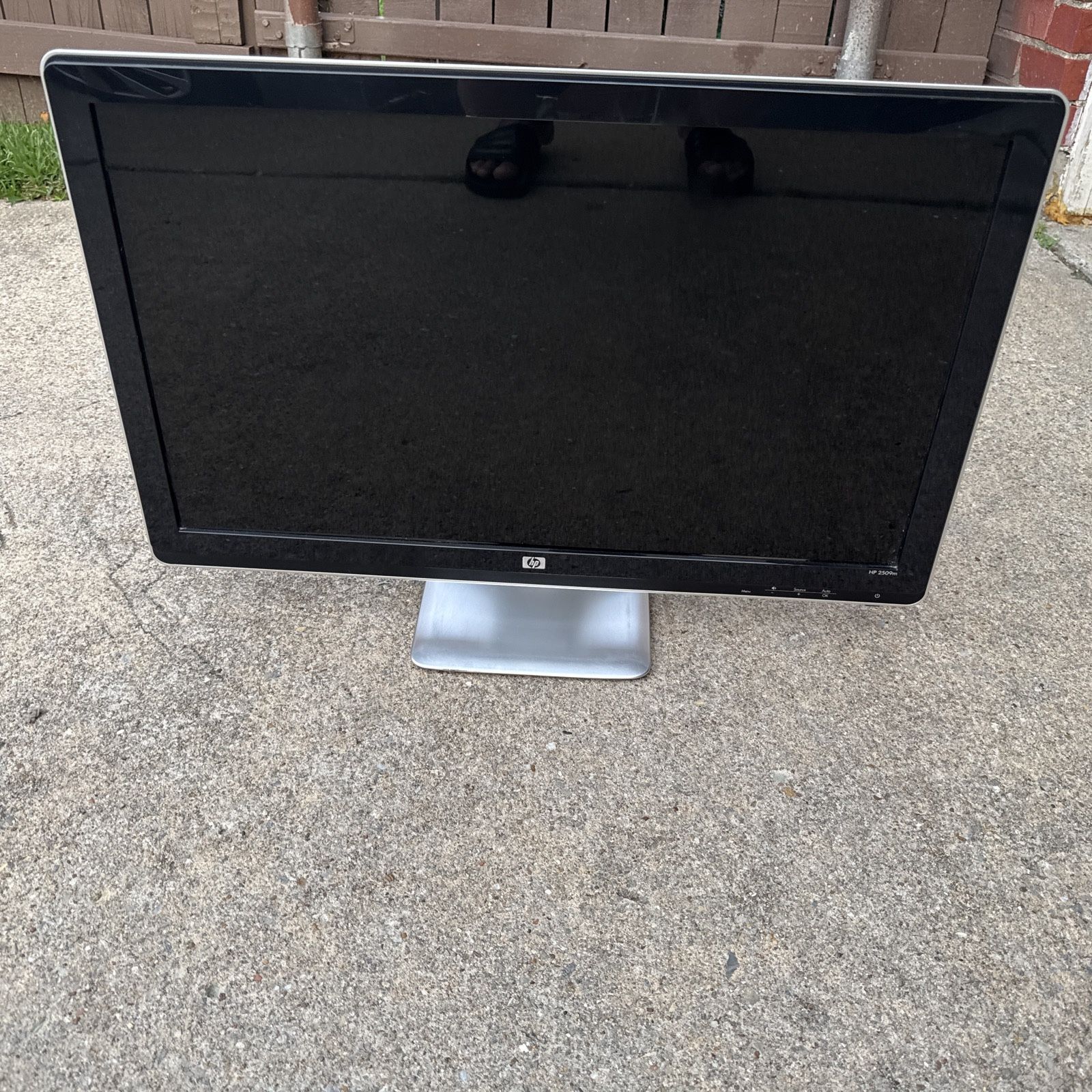 HP 25in LCD Color Monitor 2509m HDMI VGA DVI