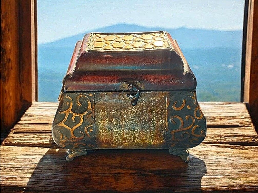 Vintage Style Decorative Storage/Jewelry Box with Gold Accents