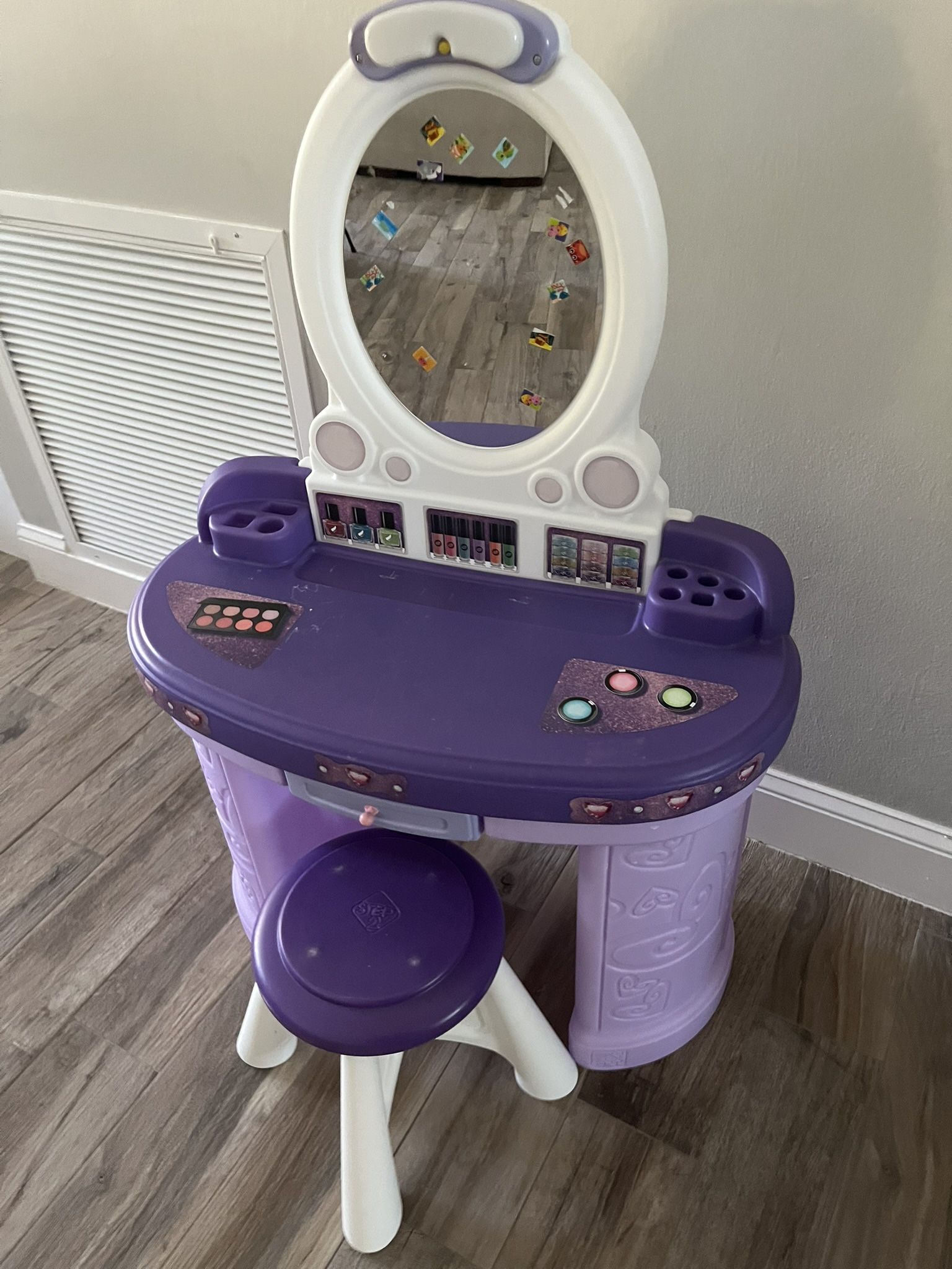 Toddler Girl Vanity  
