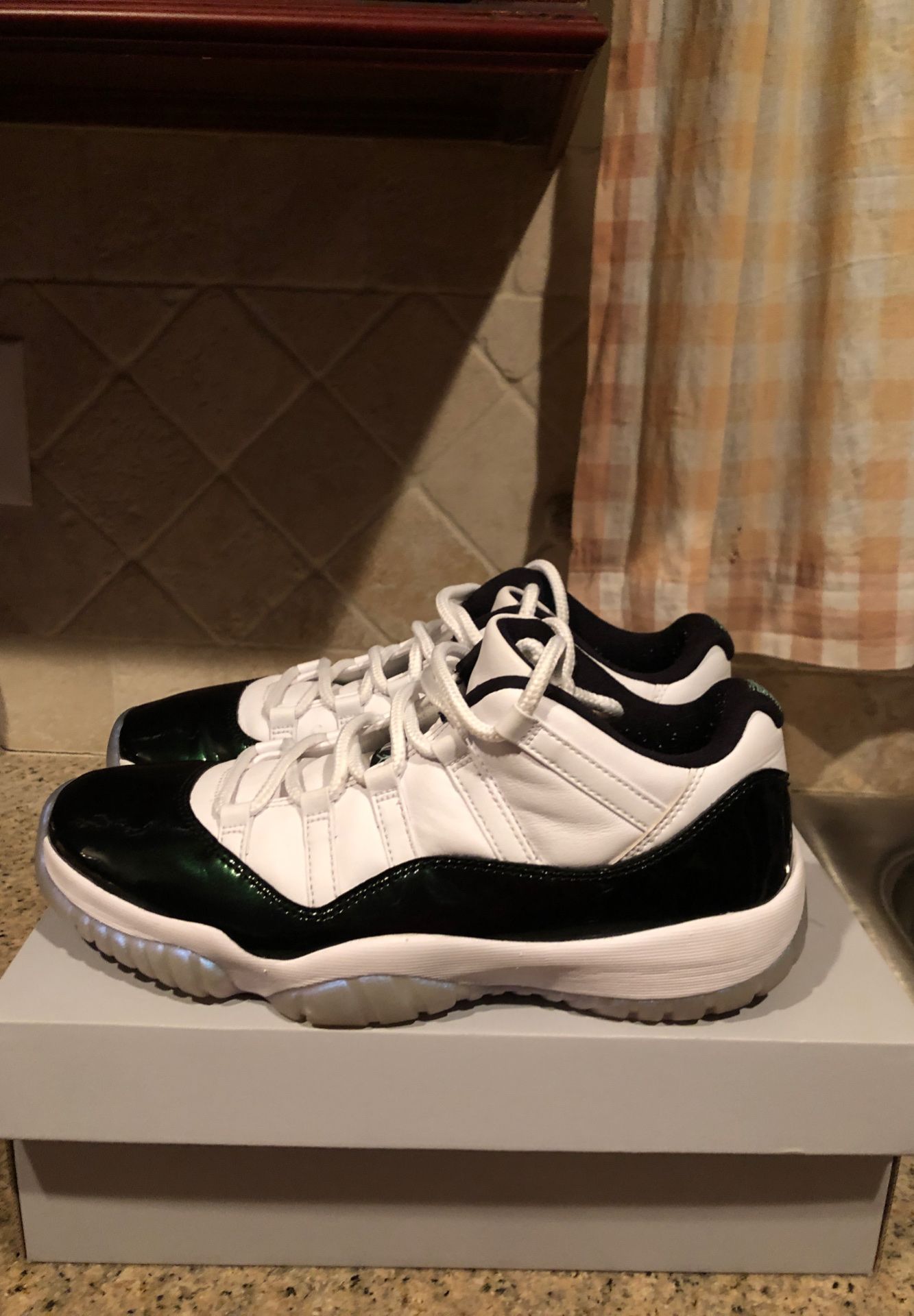 Air Jordan 11 Low “Iridescent”