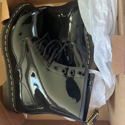 Dr. Martens Boots Size 9women