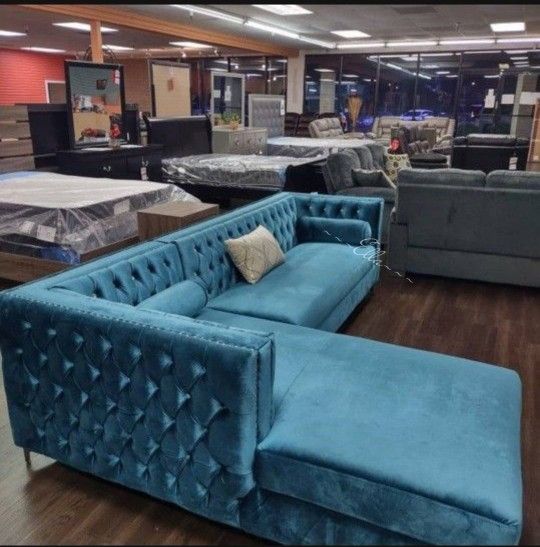 BellaireGrey Upholstered Storage Chaise Sectional Sofa
Coaster$20 Down Payment and delivery available