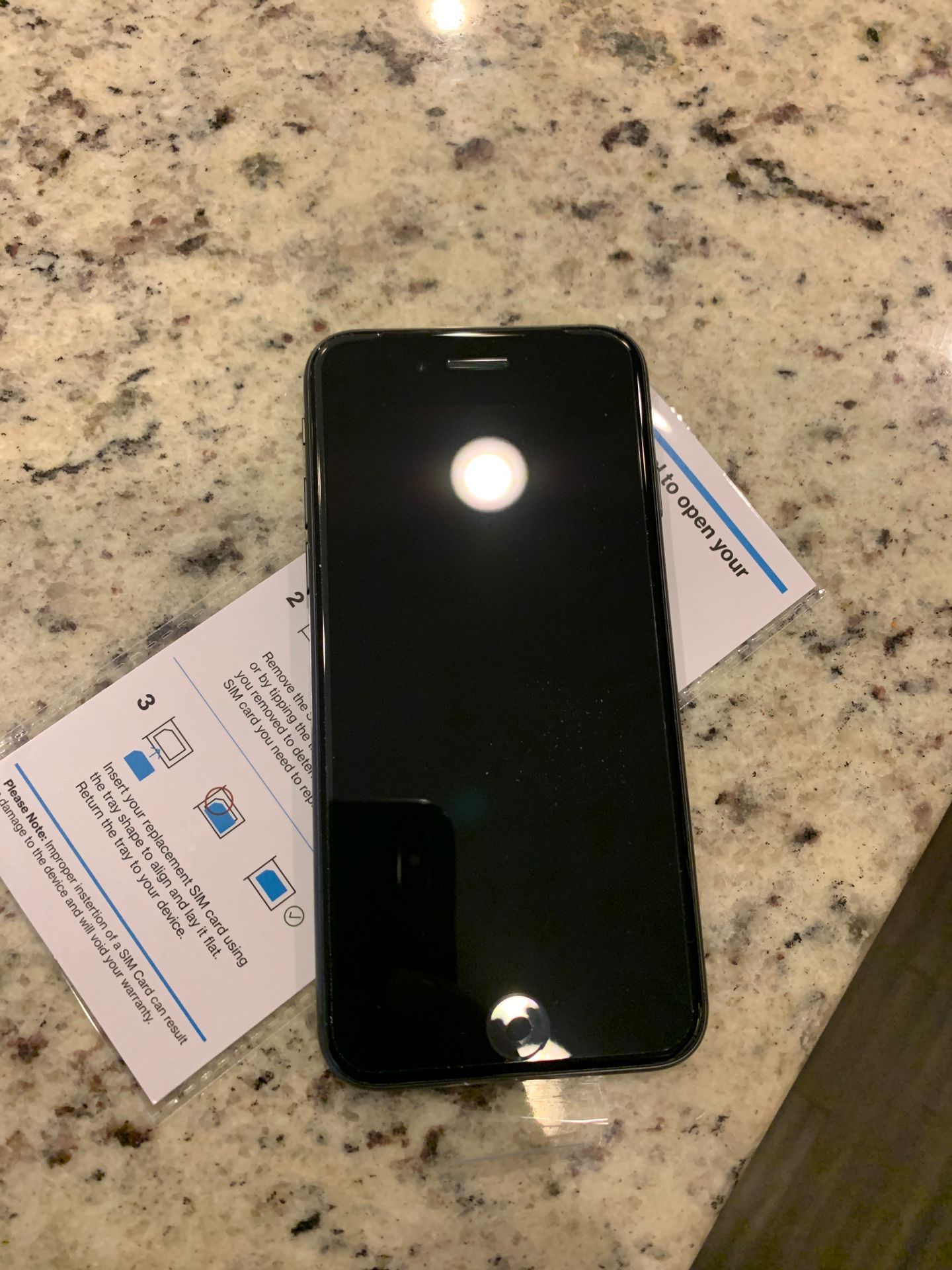 Unlocked IPhone 8 64 gigs refurbished new condition