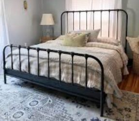 Knox black metal kingsize bed frame