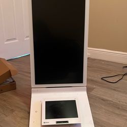 Clover Kiosk Display Base