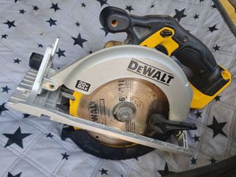DeWalt 20V Max Circular Saw