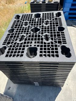 48x40 Black Plastic Pallets (Nestable)