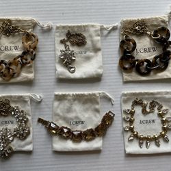 COSTUME JEWELRY NECKLACES