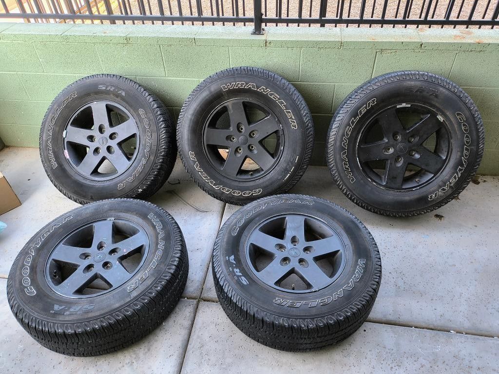 Set Of 5 Jeep Wheels