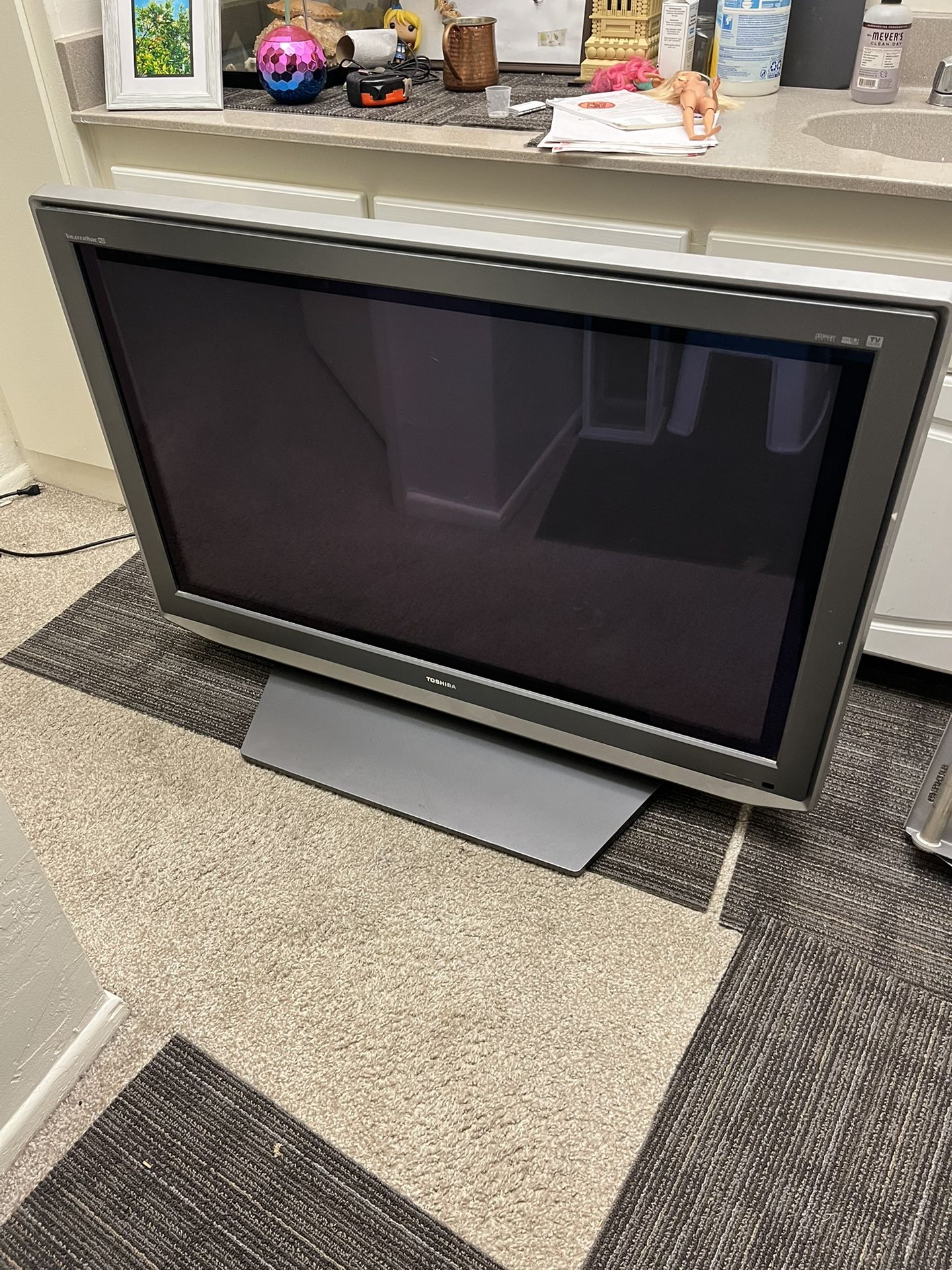 42” Toshiba TV With Wall Mount