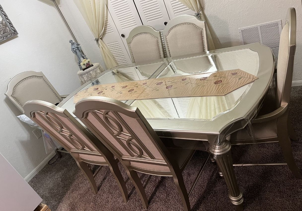 Dining table With chairs