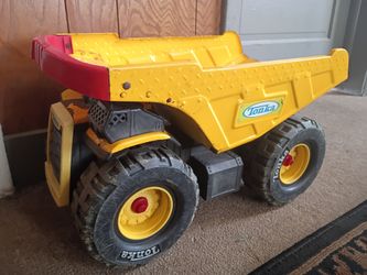 Nice 2004 vintage Hasbro Tonka mighty yellow dump truck