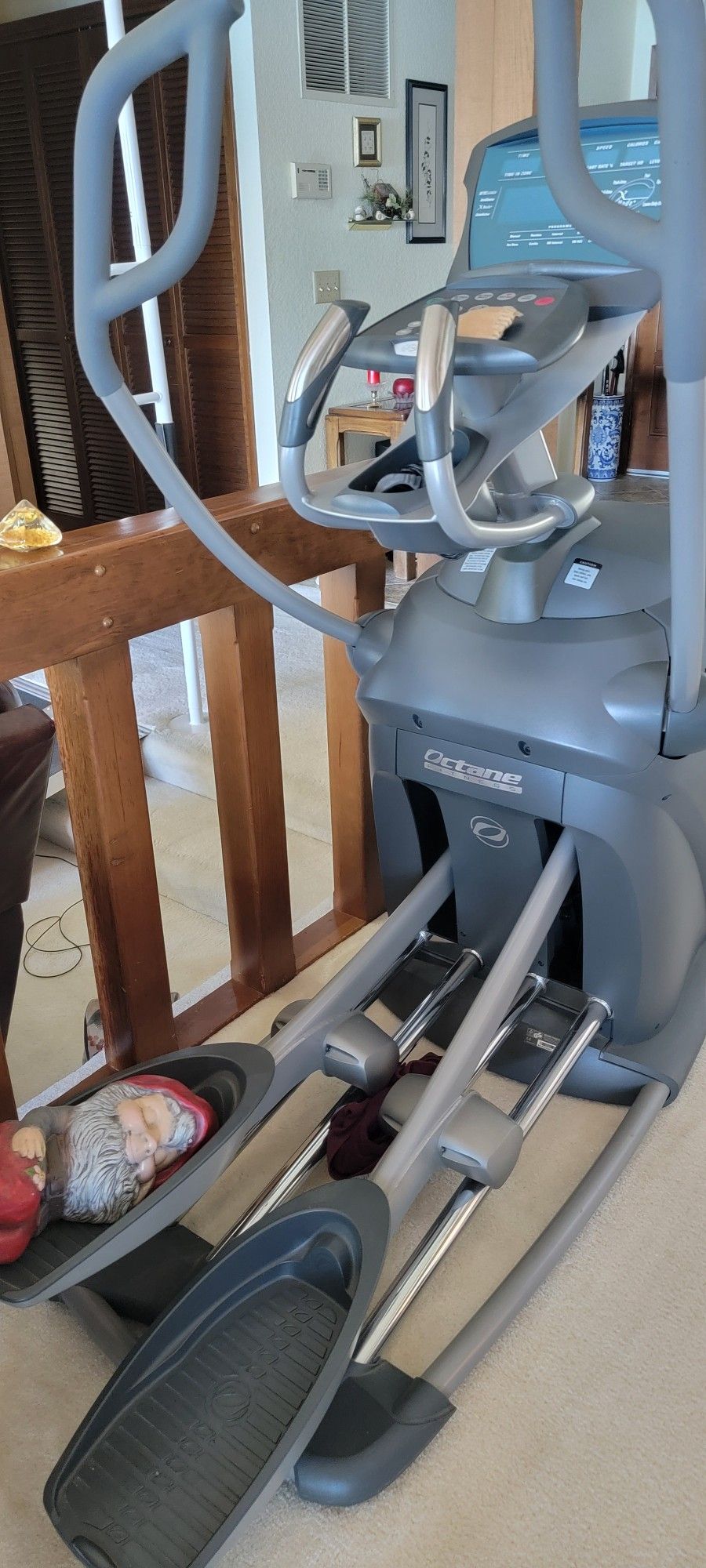 Octane Q47ce elliptical exercise machine Professional
