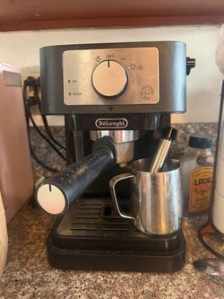 De'Longhi Espresso Machine with Steam Wand