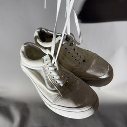 White Vans Shoes Sz 7.5M 9W
