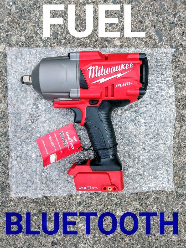 Milwaukee 18 Volt FUEL ONE KEY Brushless Bluetooth 4 Speed High Torque Impact Wrench