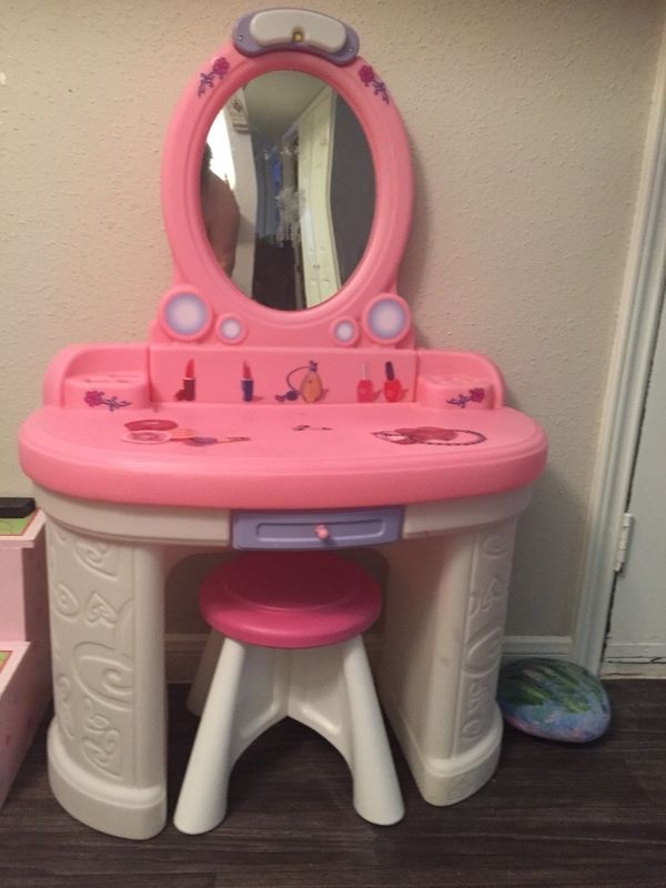 Girls vanity lights up for Sale in Houston, TX OfferUp