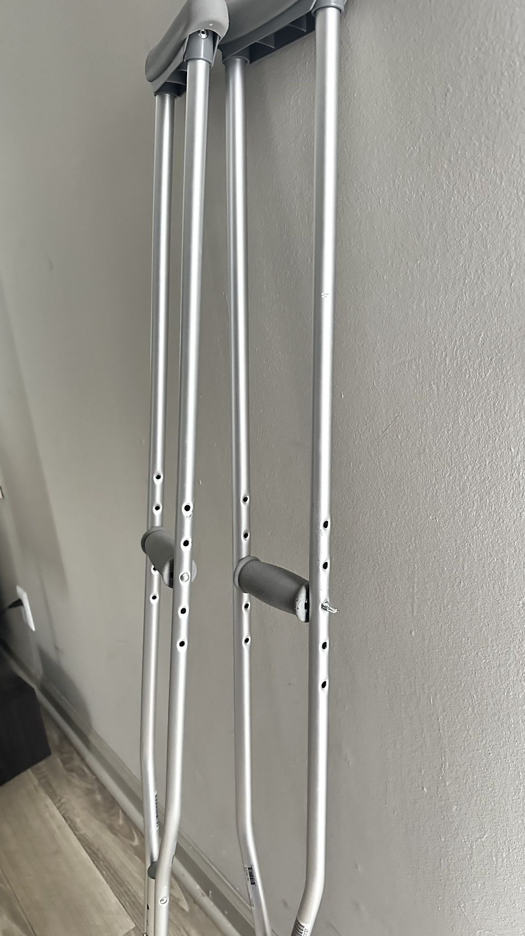Gently used, Almost New Crutches for Sale in Franklin, TN OfferUp