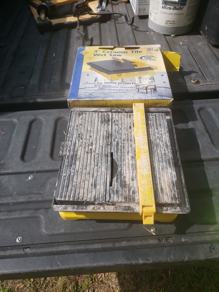 4in CERAMIC TILE WET SAW