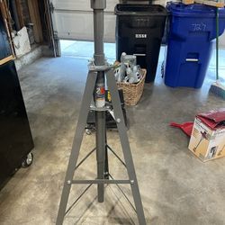 Pittsburgh 2 Ton Underhoist Safety Stand
