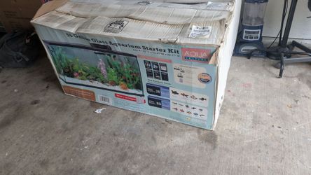 Aquarium and fish tank kit