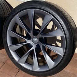 Tesla Model S Twin turbine 21” Wheel 