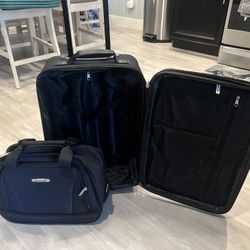 Rockland 2-Piece Luggage Set- New