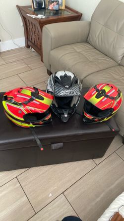 3 Helmets