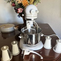KitchenAid Mixer Model KSM5PSWW w Accessories