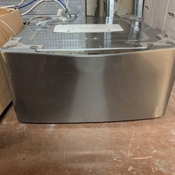 LG SIDEKICK 27” PEDESTAL 