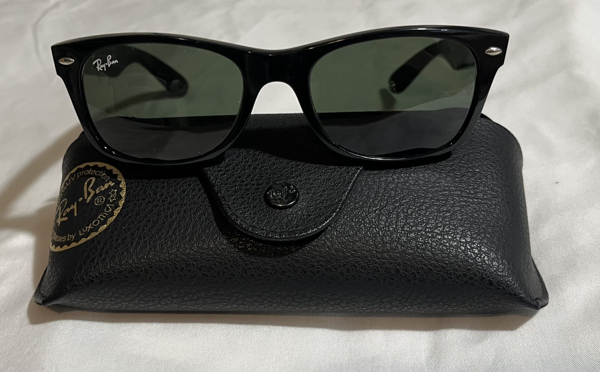 Ray-Ban Sunglasses RB2132 Wayfarer Sunglasses Gloss Black 52-18 3N Classic Unisex UV Protection