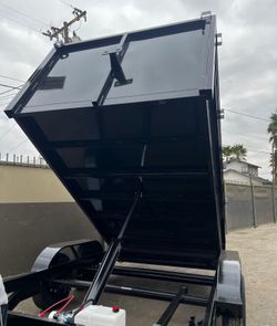 Smooth dump trailer