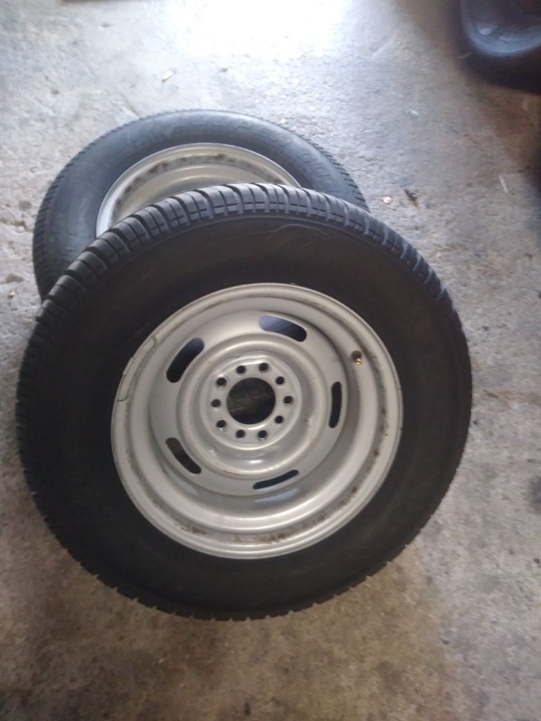 (2)new 255/60r15 tires & (2) 15x8 rally wheels