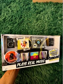 MGA’s Miniverse Real Music Record Player