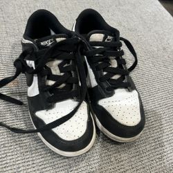 Kids Nike Dunk Low Shoes 2.5Y