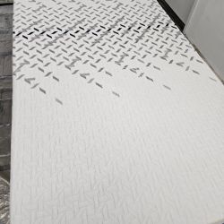 LIKE NEW! Nectar Luxe Hybrid Twin XL/Split King Mattress - Delivery Available