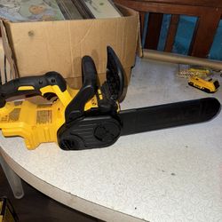 Dewalt Chainsaw 20v 12in. DCCS620