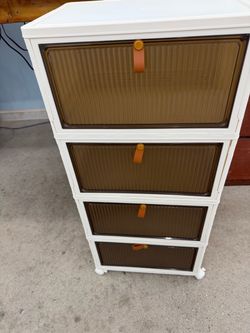Storage cabinet