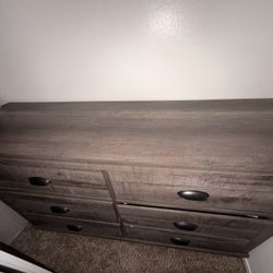 Dresser and nightstands 