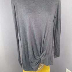 Grey Long Sleeve Top size medium
60% polyester, 35% polyester and 5% spandex

