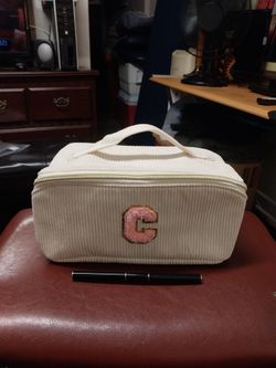 Ladies  Cosmetics / Makeup 💄  Bag