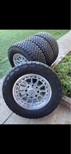 Chevy Silverado HD 2500 and 3500 rims and tires 8x180 wheels 2011 up Chevy GMC