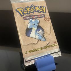 Fossil 1st Edition Pokemon pack sealed (Unweighed)