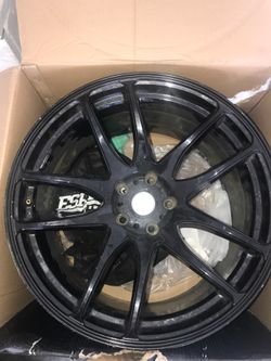 19 inch ESR rim only one rim. I repeat only one rim.