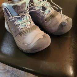 Keen's kids hiking boots
