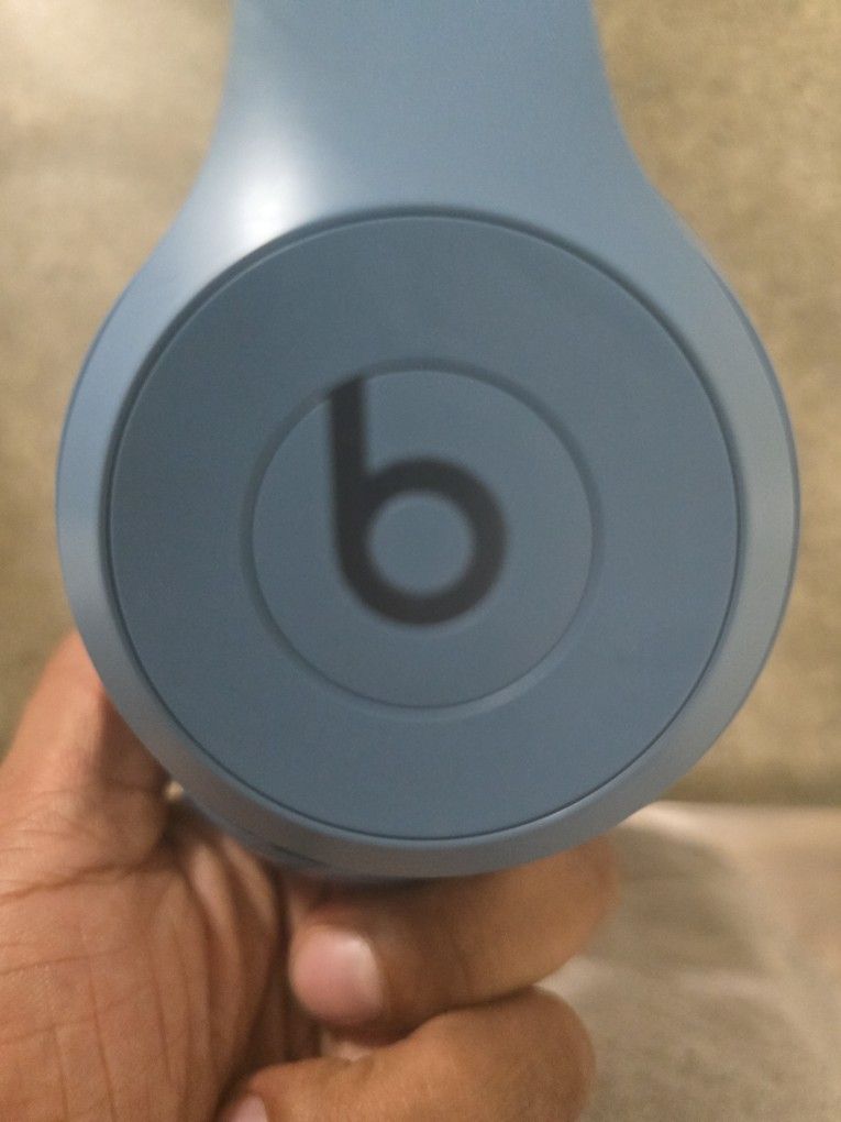 Apple Beats 2 Months Old Like New