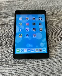 Apple iPad Mini 2- 32GB in excellent condition- Unlocked- Low Price. $35