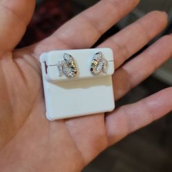 Sneak Earrings