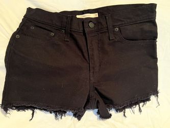 Black Levi’s Shorts